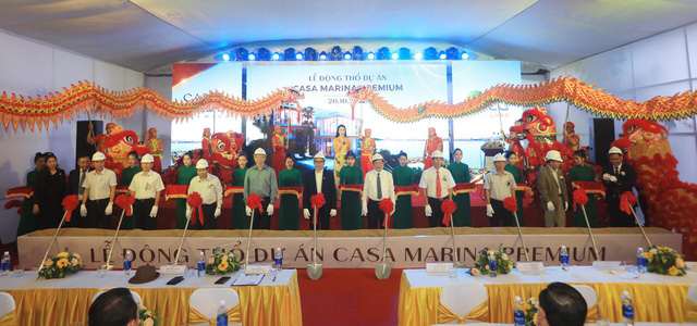 Casa Marina Premium - Representative of the investor and delegates performing the groundbreaking ceremony-compressed