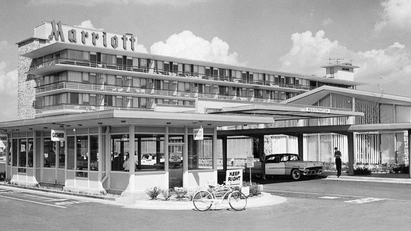 万豪国际和丽思卡尔顿——第一家酒店