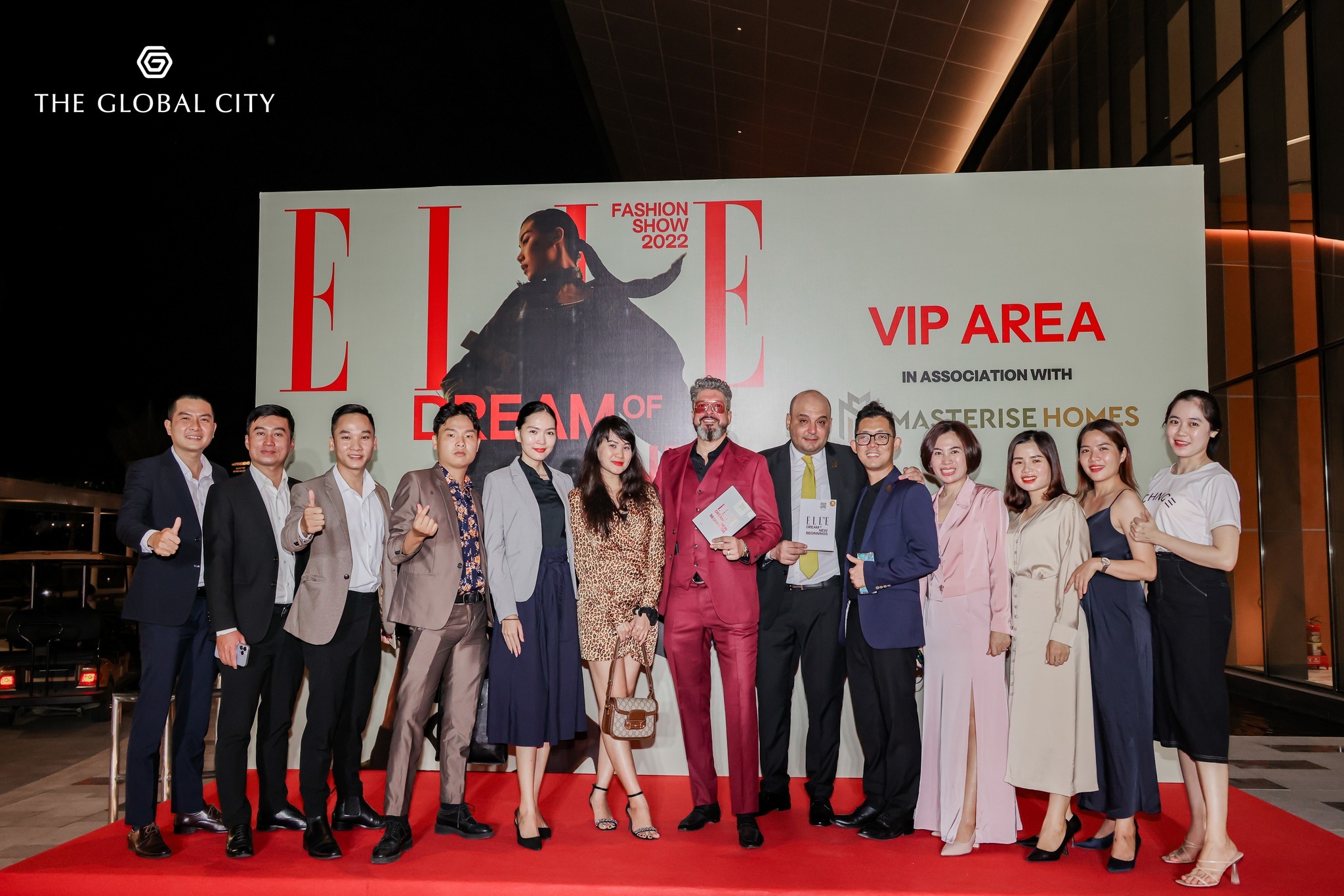 ELLE FASHION SHOW MAKES A SIGN WITH MORE THAN 1,000 GUESTS, ARTISTS GET IN THE NEW CENTER THE GLOBAL CITY